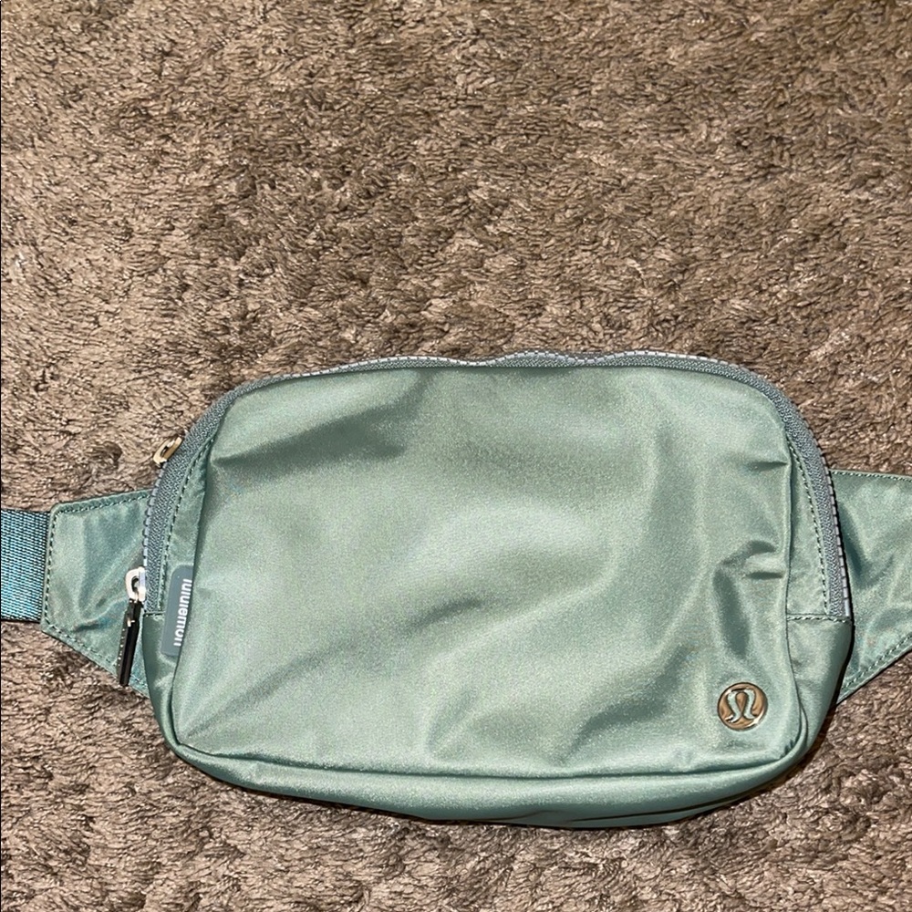 Everywhere Belt Bag 1L Lululemon Sage Green